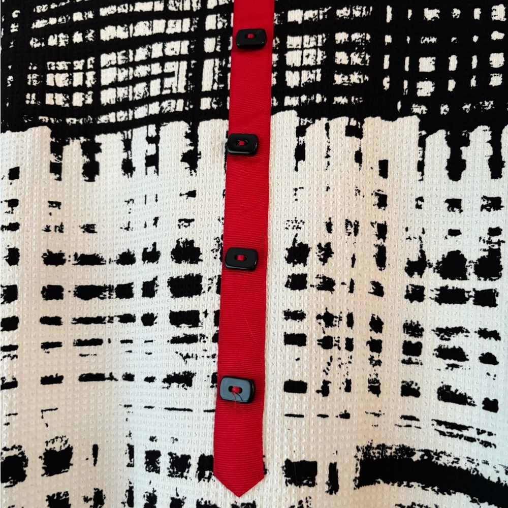 Chic Black And White Patterned Coat - image 4